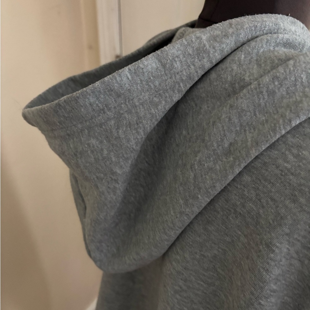 Warner Bros. Looney Tunes Gray Sweatshirt - Picture 3 of 9